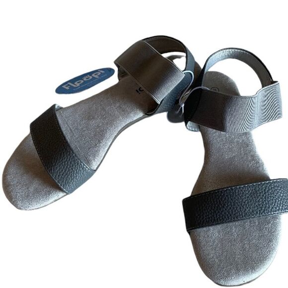 New, Open Toe Sandal in Gray, size 8 - Picture 1 of 6